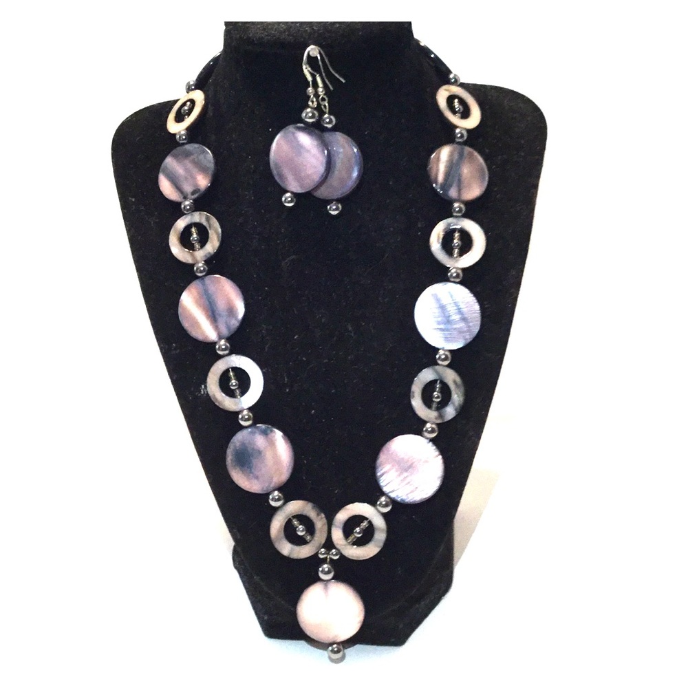 Necklace & earrings set